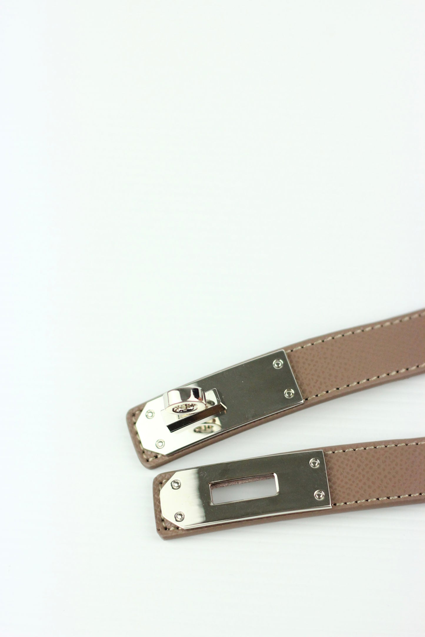 Lanna Belt in Genuine Leather. Khaki