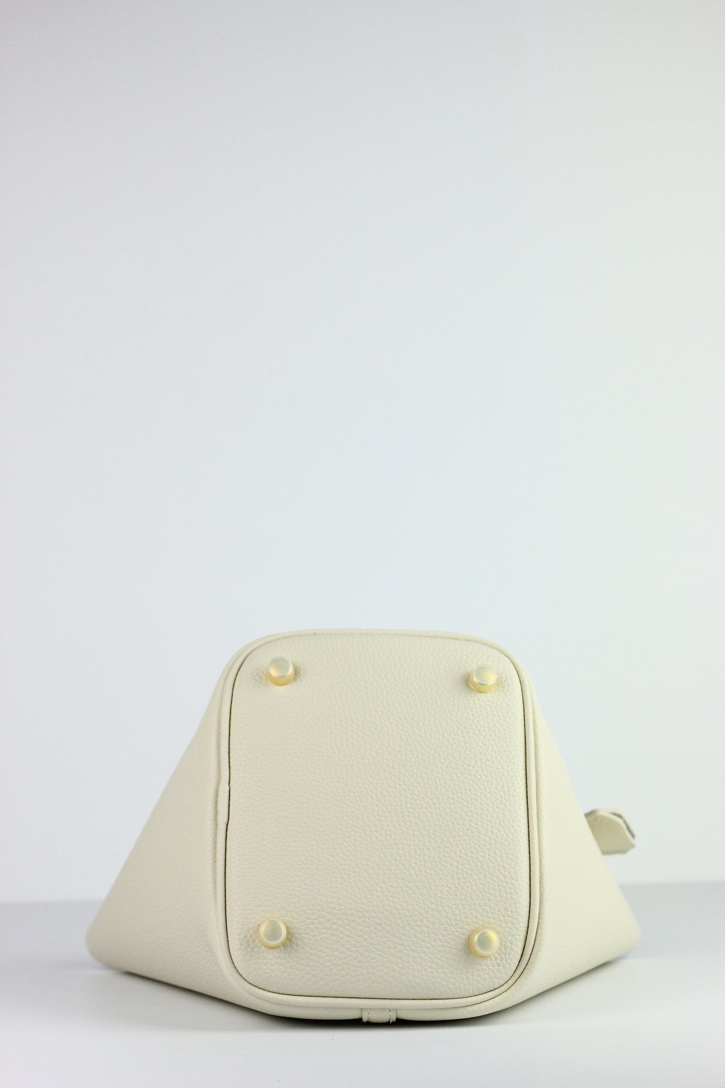 Gabrielle Bucket Bag in Rice White
