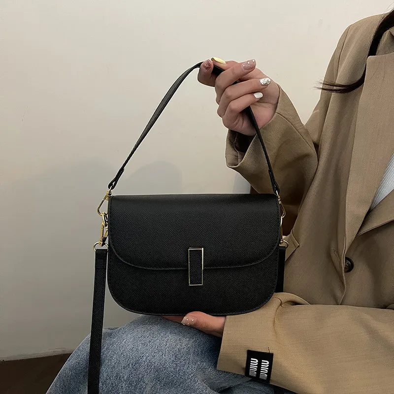 Francez Bag in Black