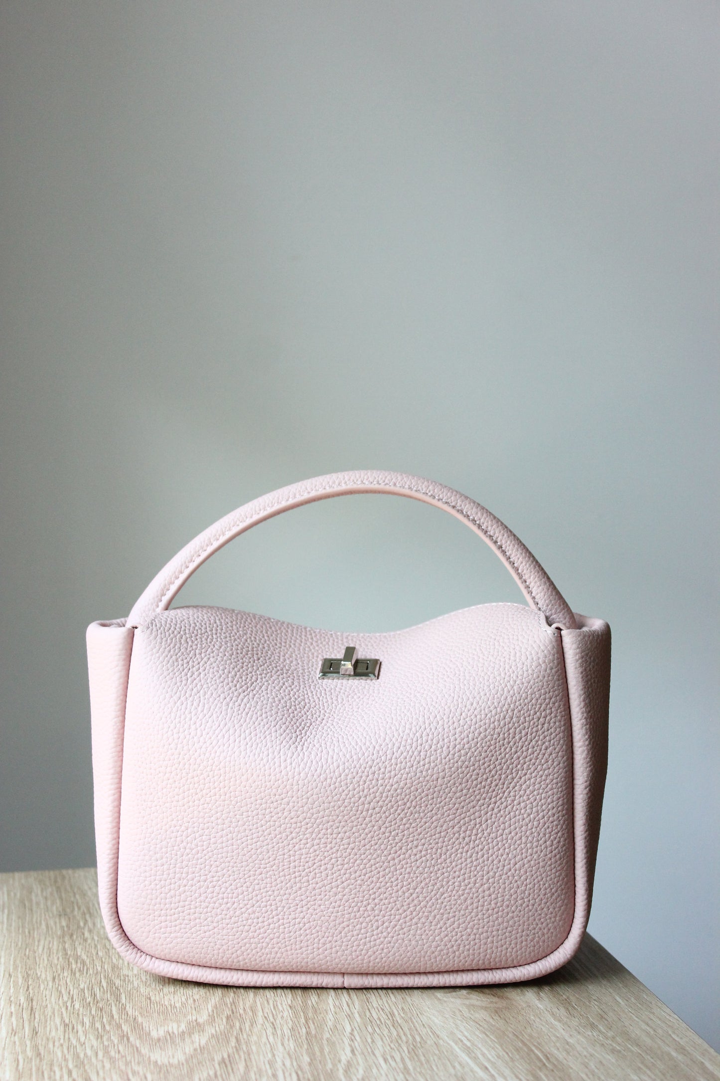 Holly Genuine Leather Bag in Pink