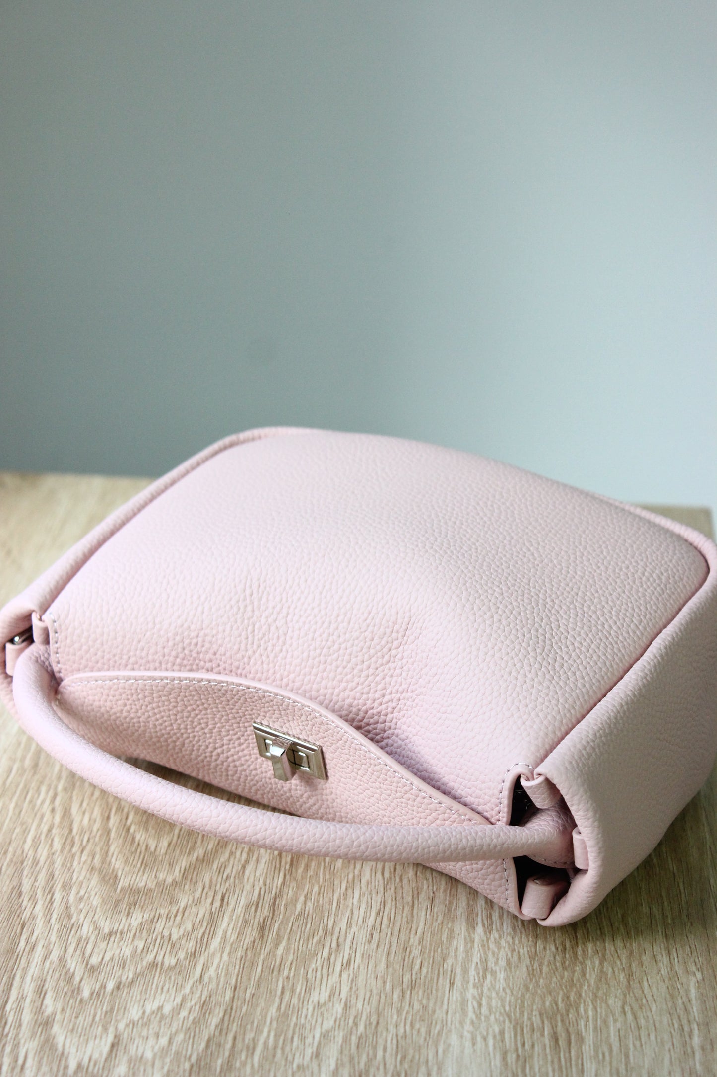 Holly Genuine Leather Bag in Pink