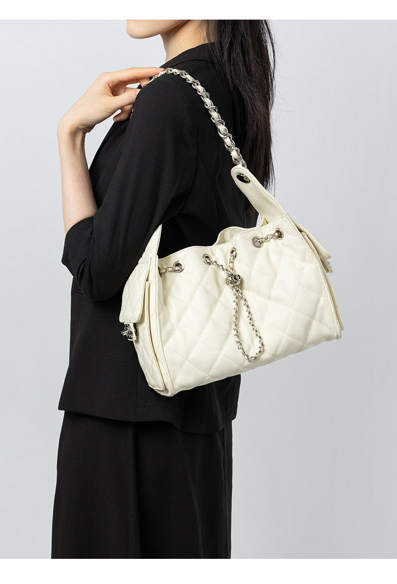 Abigail Bag in Genuine Leather, 25cm