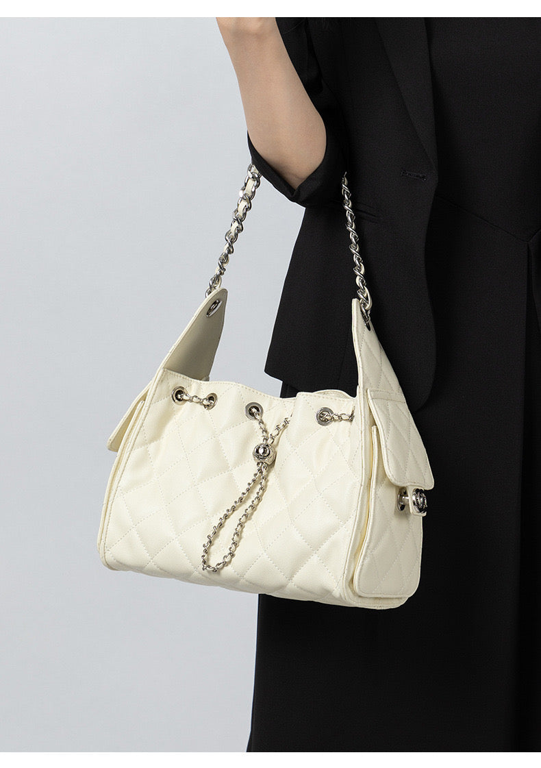 Abigail Bag in Genuine Leather, 25cm