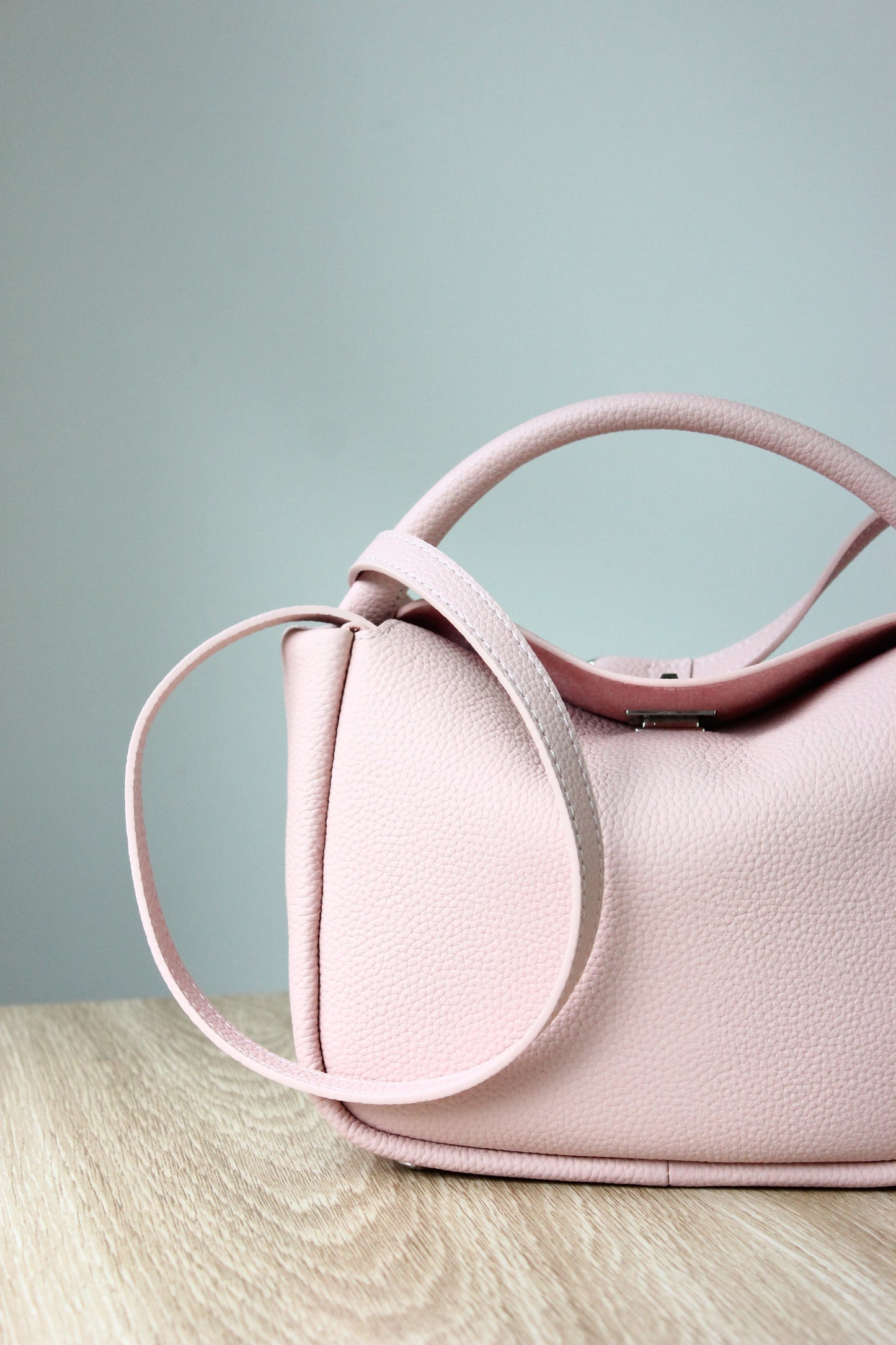 Holly Genuine Leather Bag in Pink