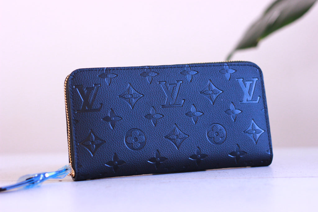 Long Wallet in All Black