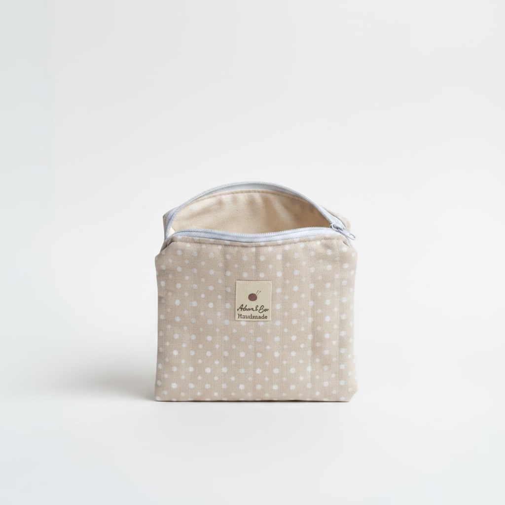 Small Quilted Wallet in Vintage White/Brown Polka