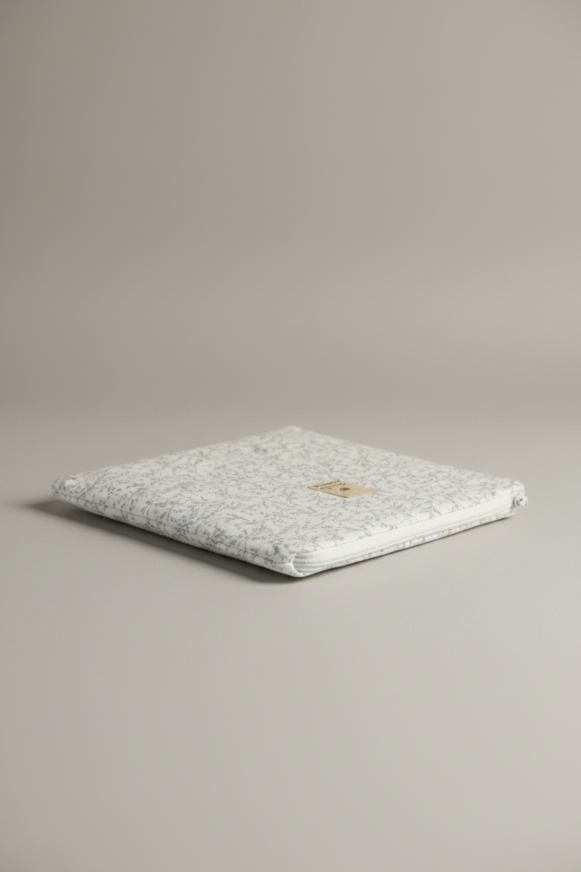 Medium Flat  Zipped Pouch in Dainty Grey Flowers
