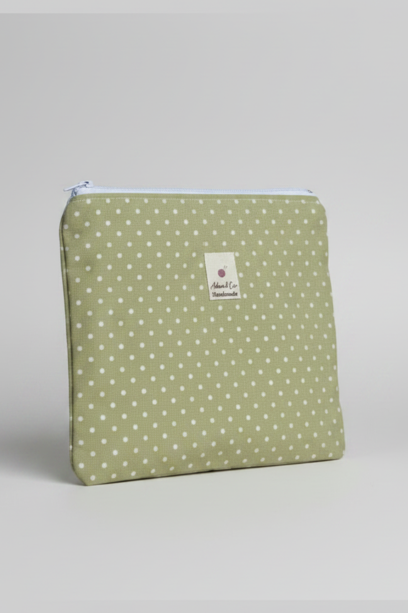 Medium Flat  Zipped Pouch in Vintage Green Polka
