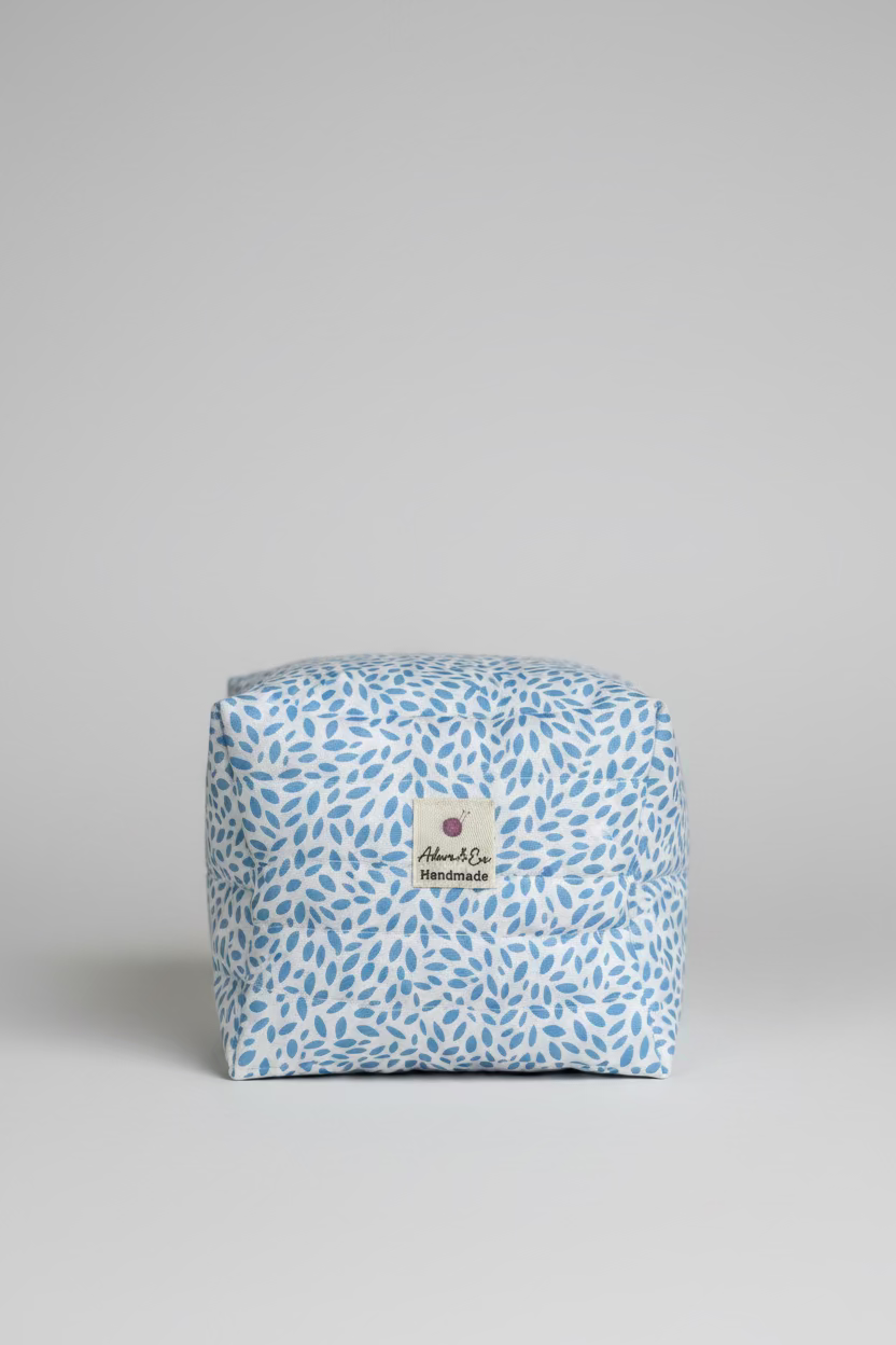 Medium Boxy Quilted Pouch in Dainty Blue Leaf
