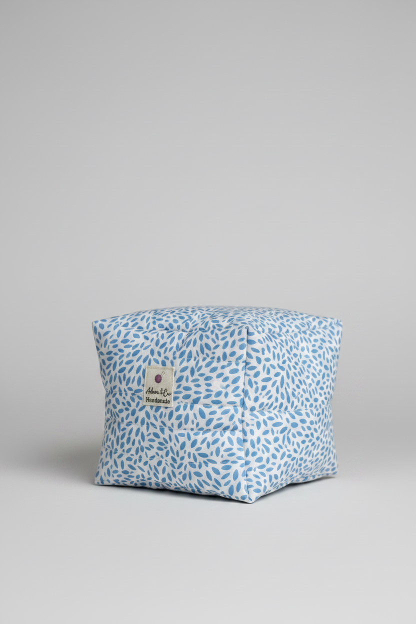 Medium Boxy Quilted Pouch in Dainty Blue Leaf
