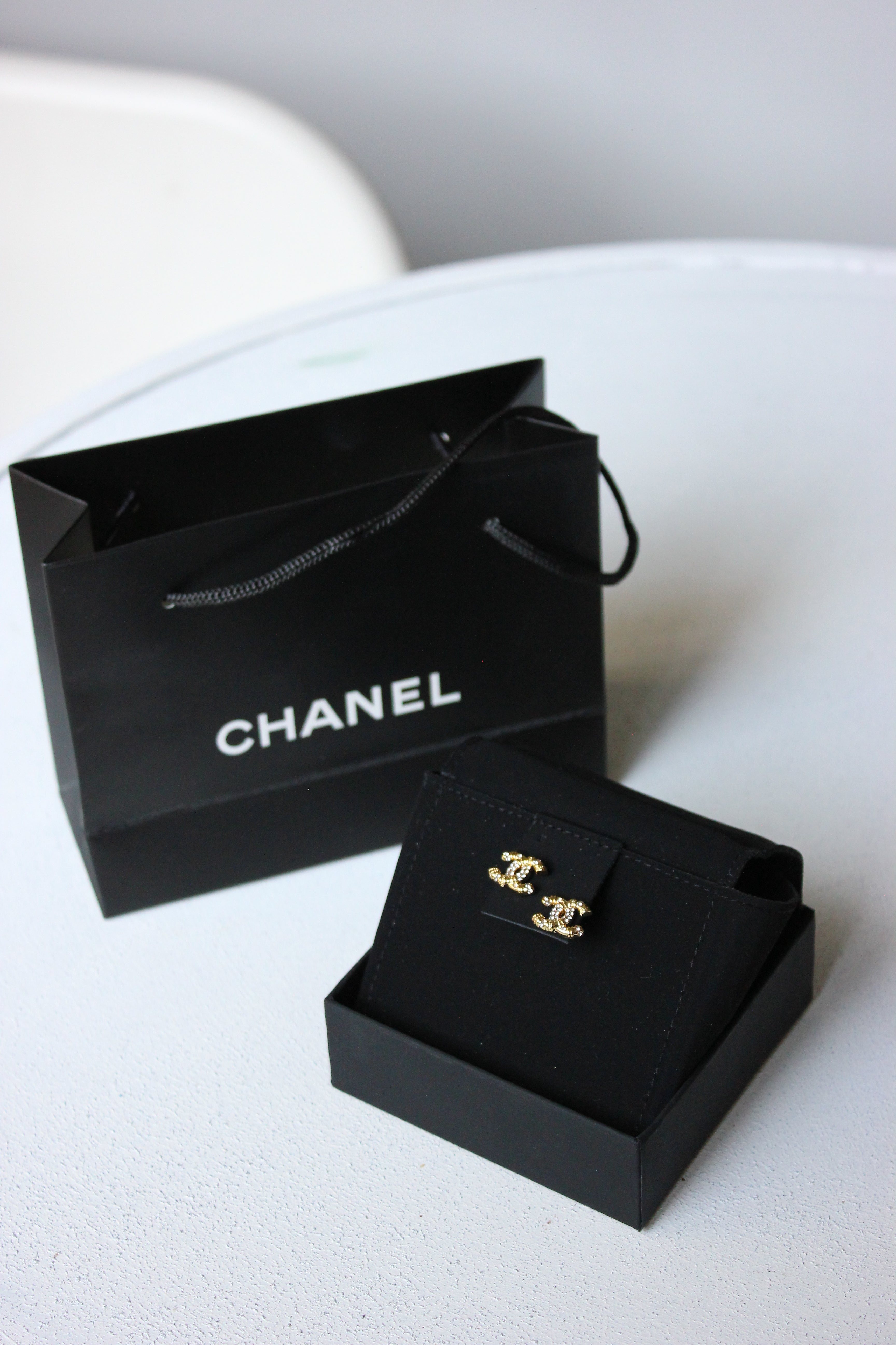 Classic CC Earrings in Gold Vermeil