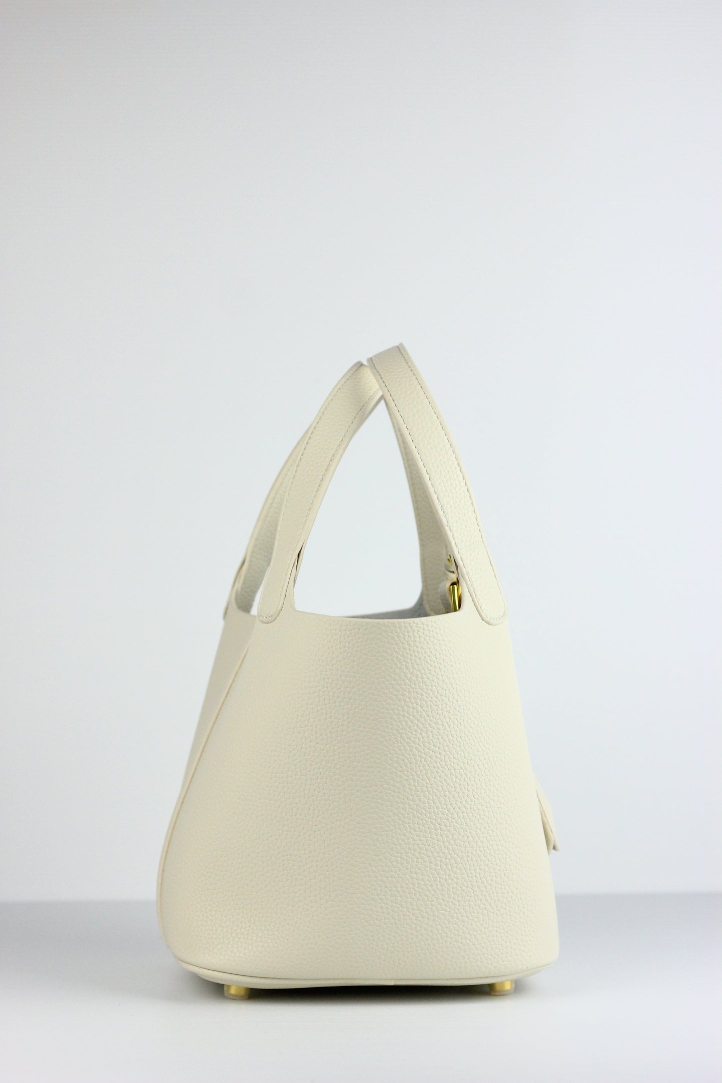 Gabrielle Bucket Bag in Rice White
