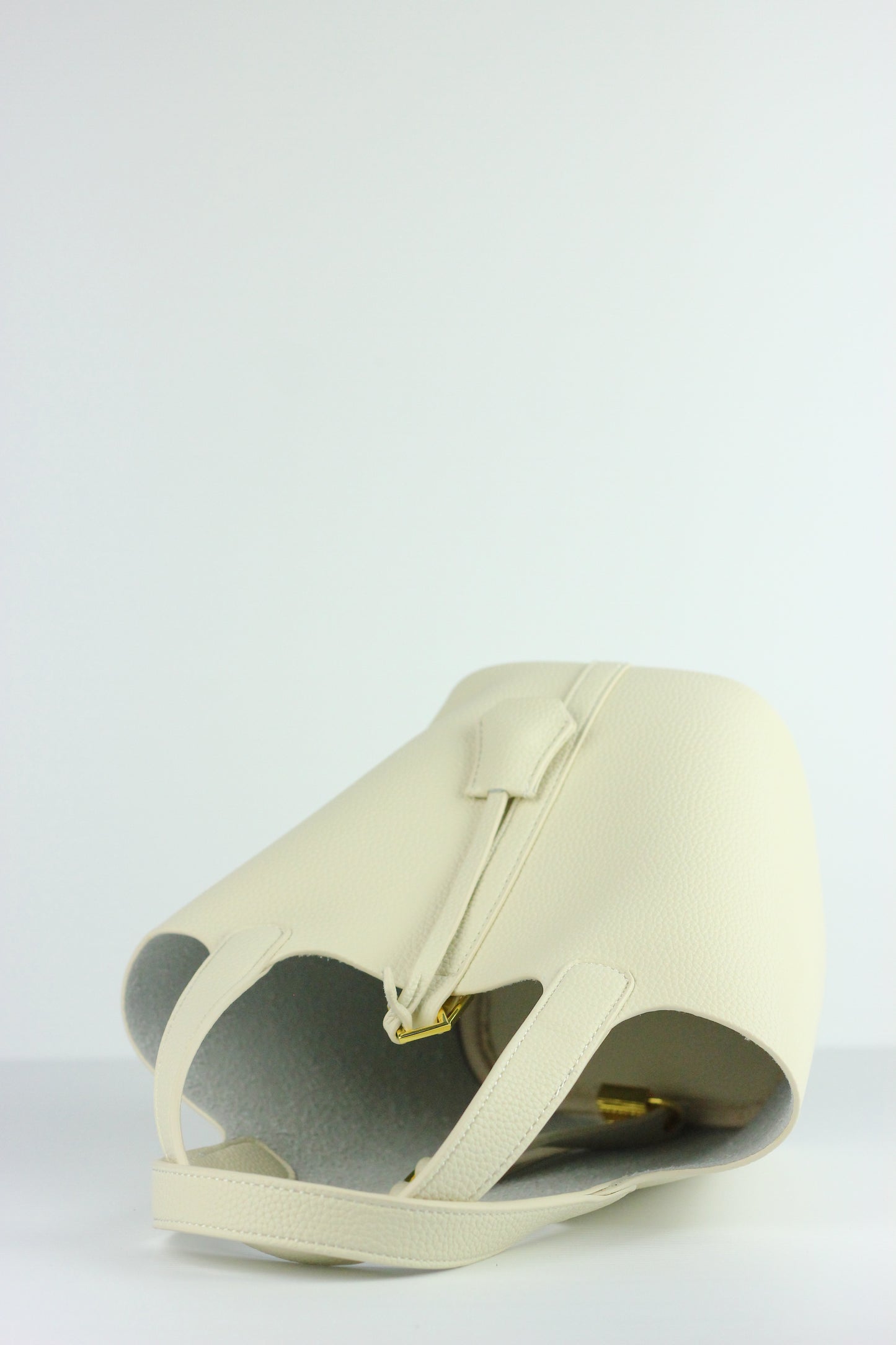 Gabrielle Bucket Bag in Rice White