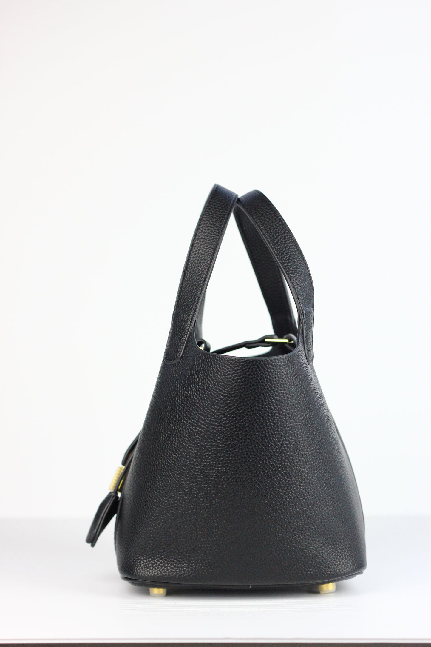 Gabrielle Bucket Bag in Black