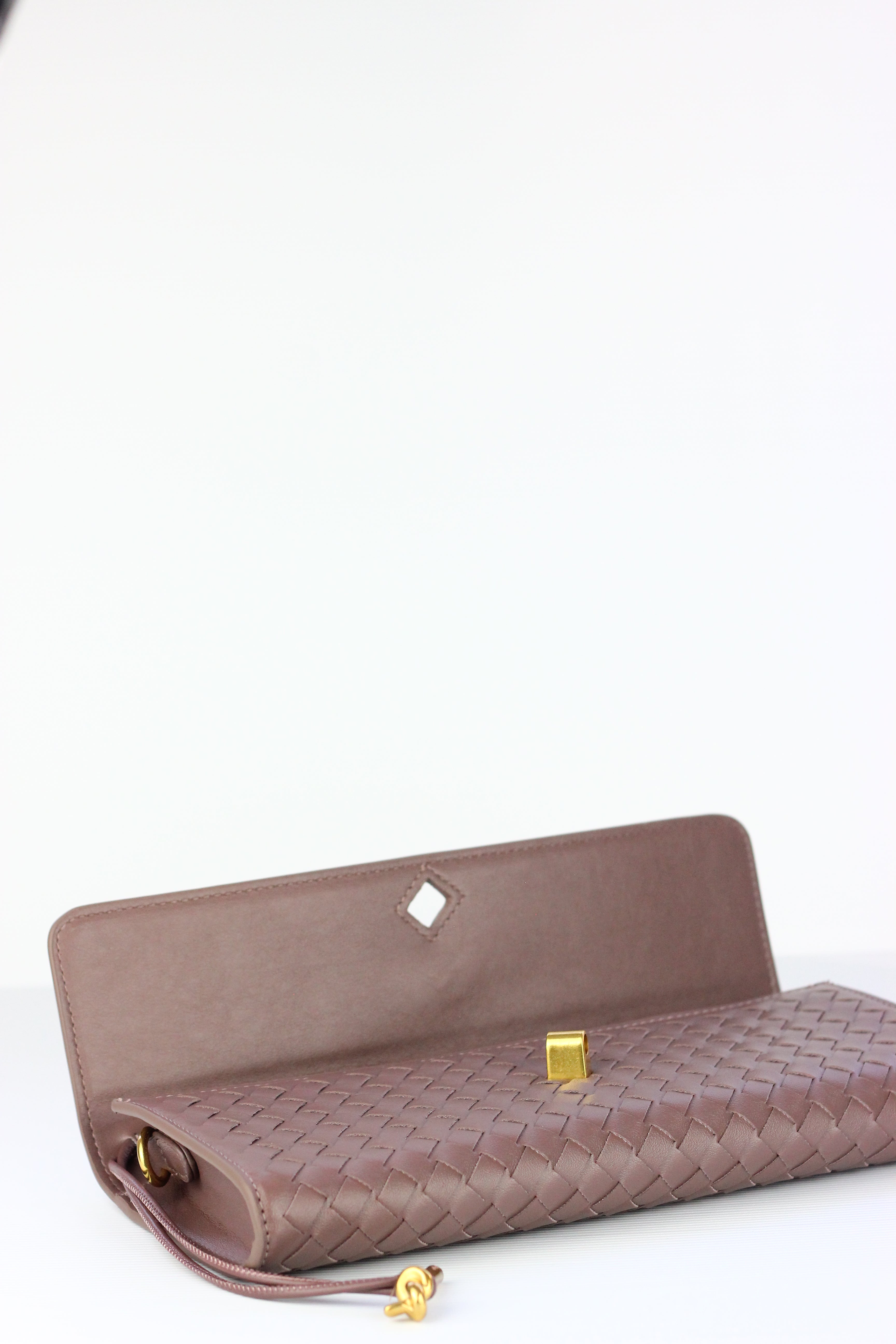 BEATRICE Weaved Clutch Bag in Greyish Brown