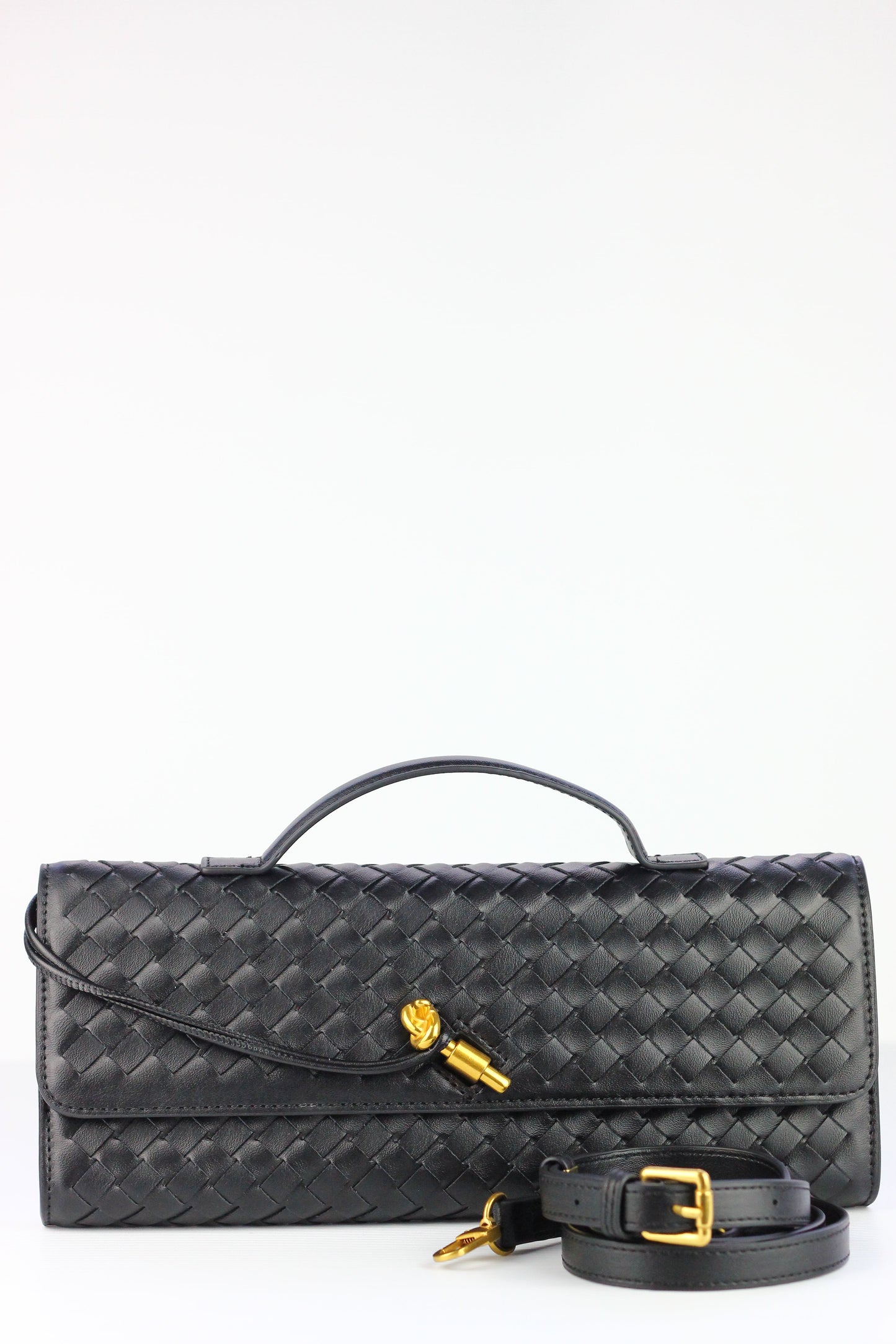 BEATRICE Weaved Clutch in Black