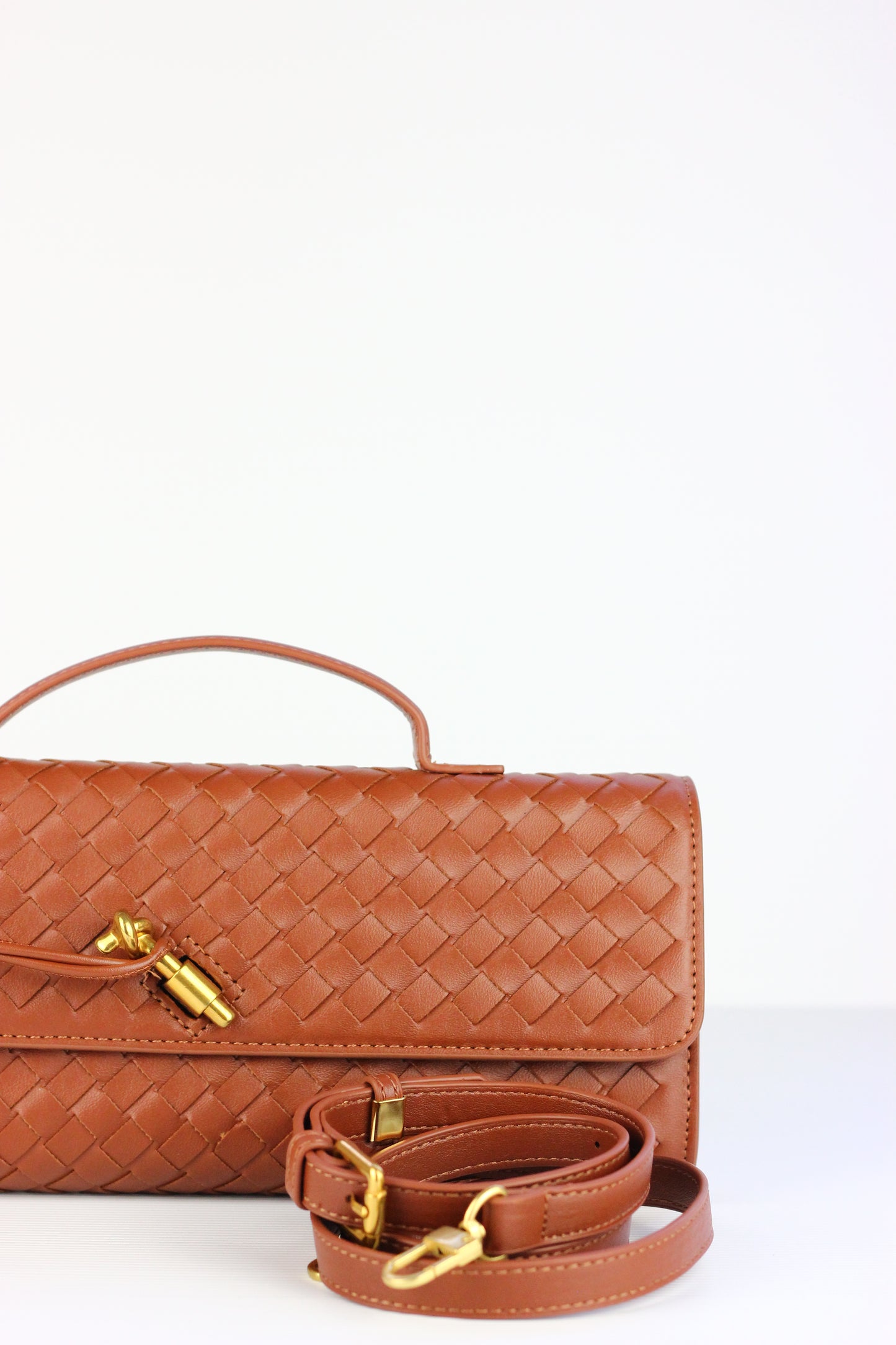 BEATRICE Weaved Clutch Bag in Brown