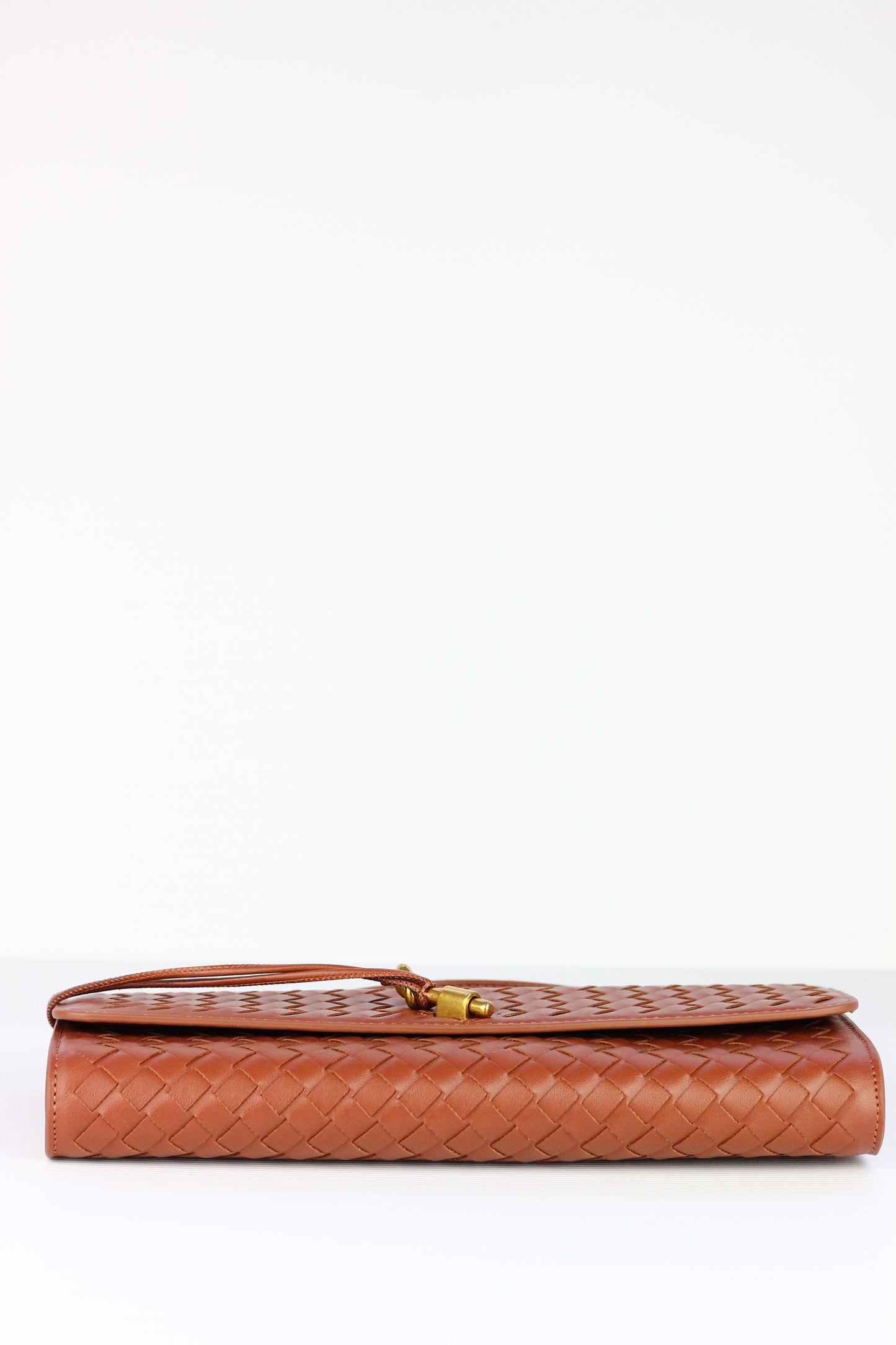 BEATRICE Weaved Clutch Bag in Brown