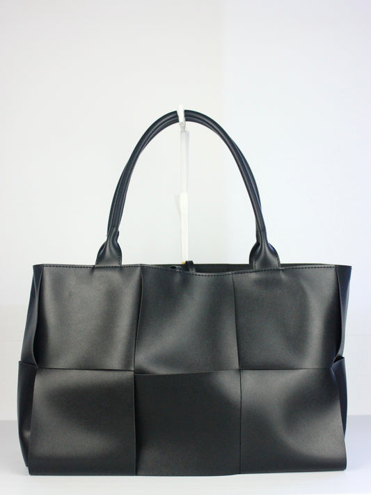 NEW! Iscah Tote Bag in Black
