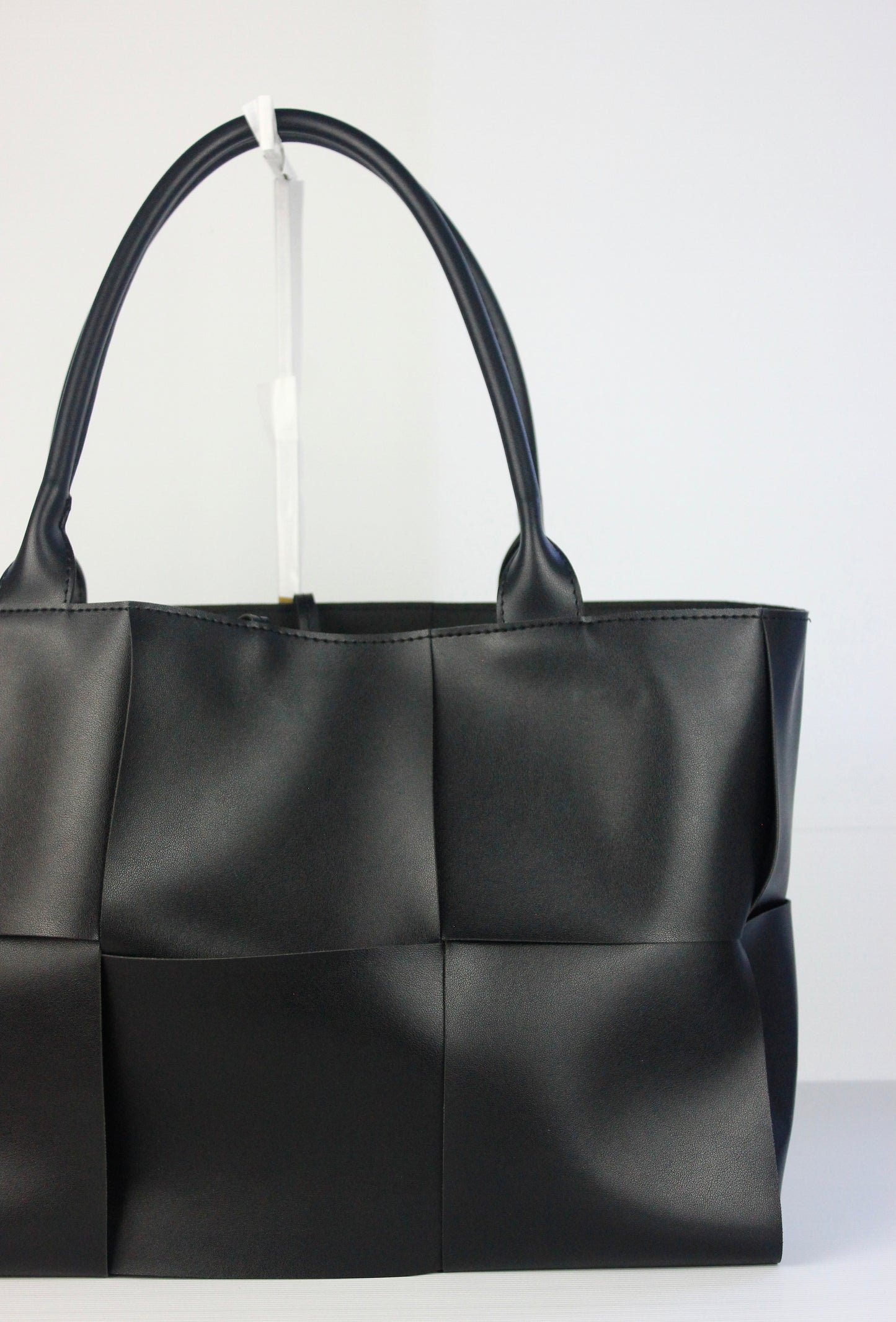 NEW! Iscah Tote Bag in Black