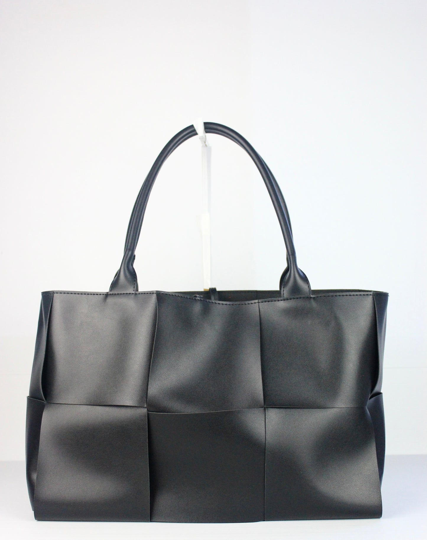 NEW! Iscah Tote Bag in Black