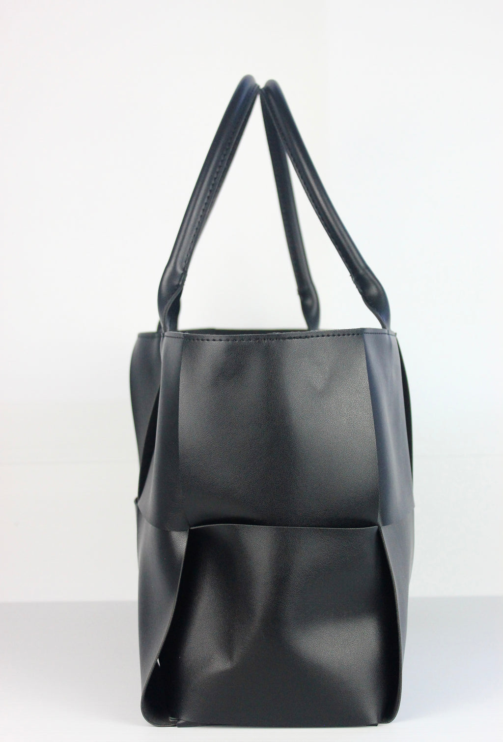 NEW! Iscah Tote Bag in Black