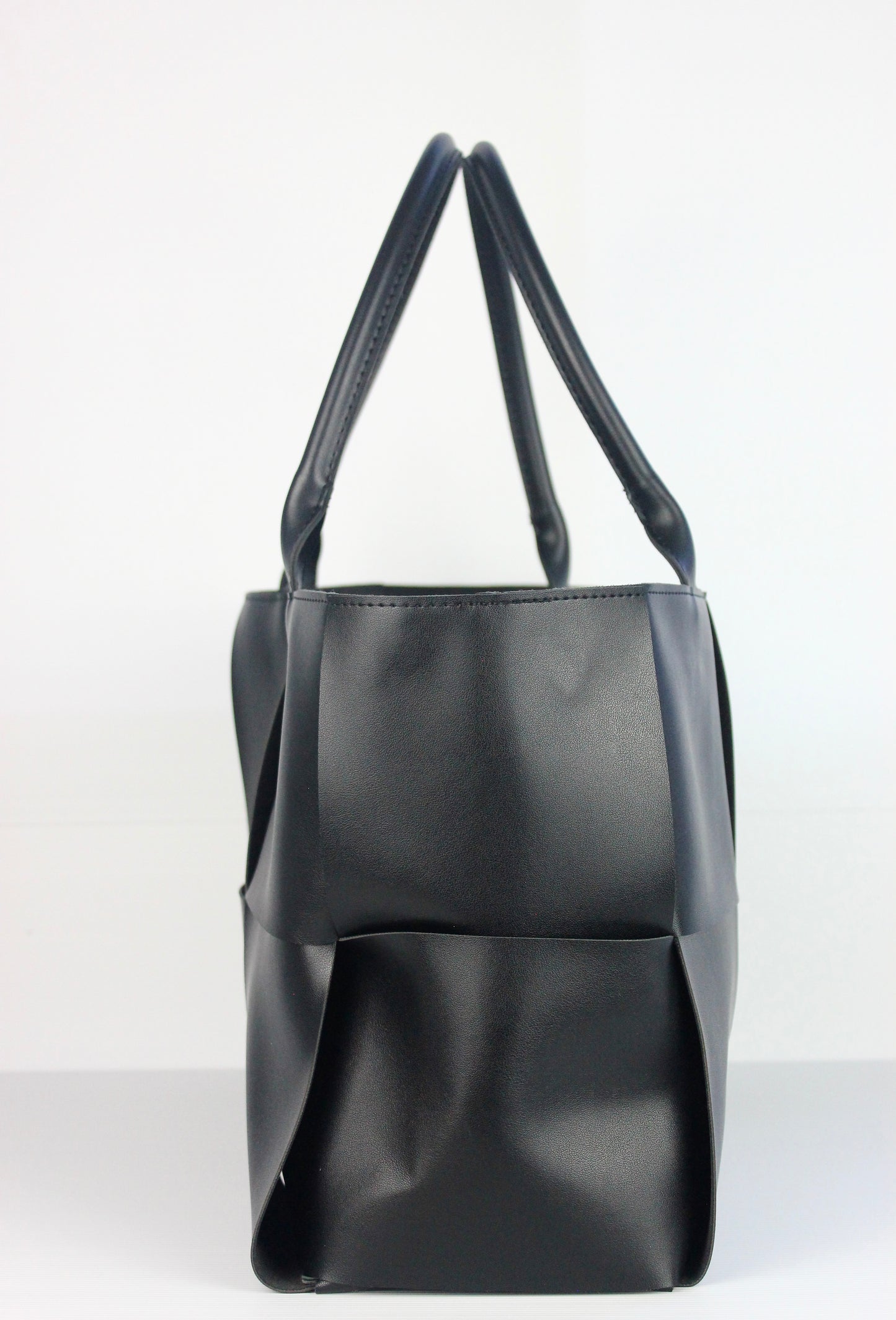 NEW! Iscah Tote Bag in Black