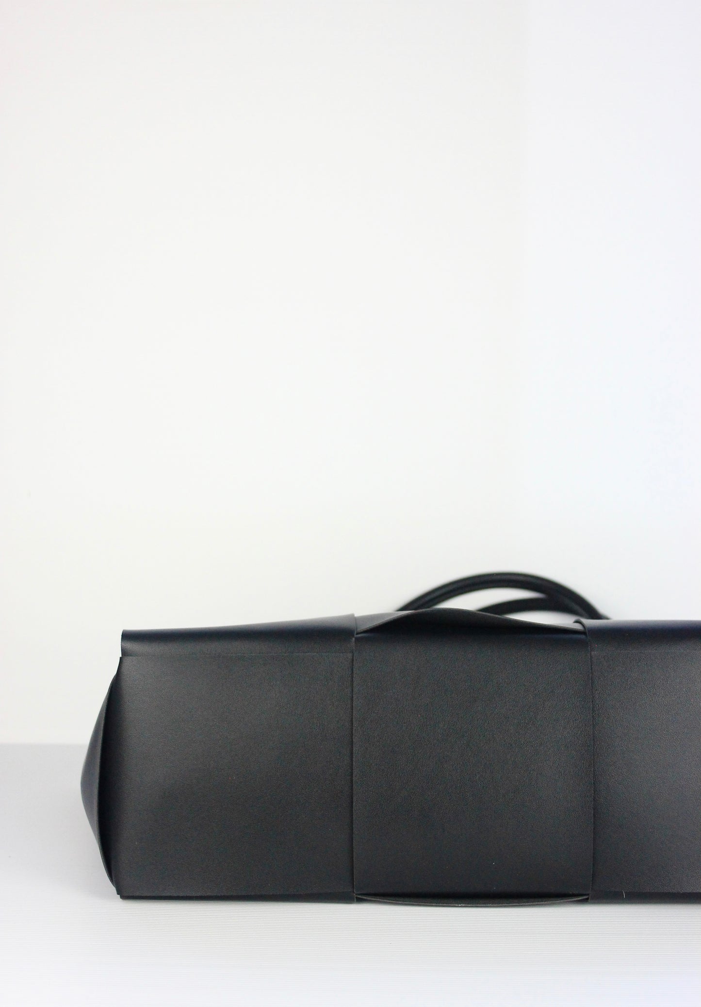 NEW! Iscah Tote Bag in Black