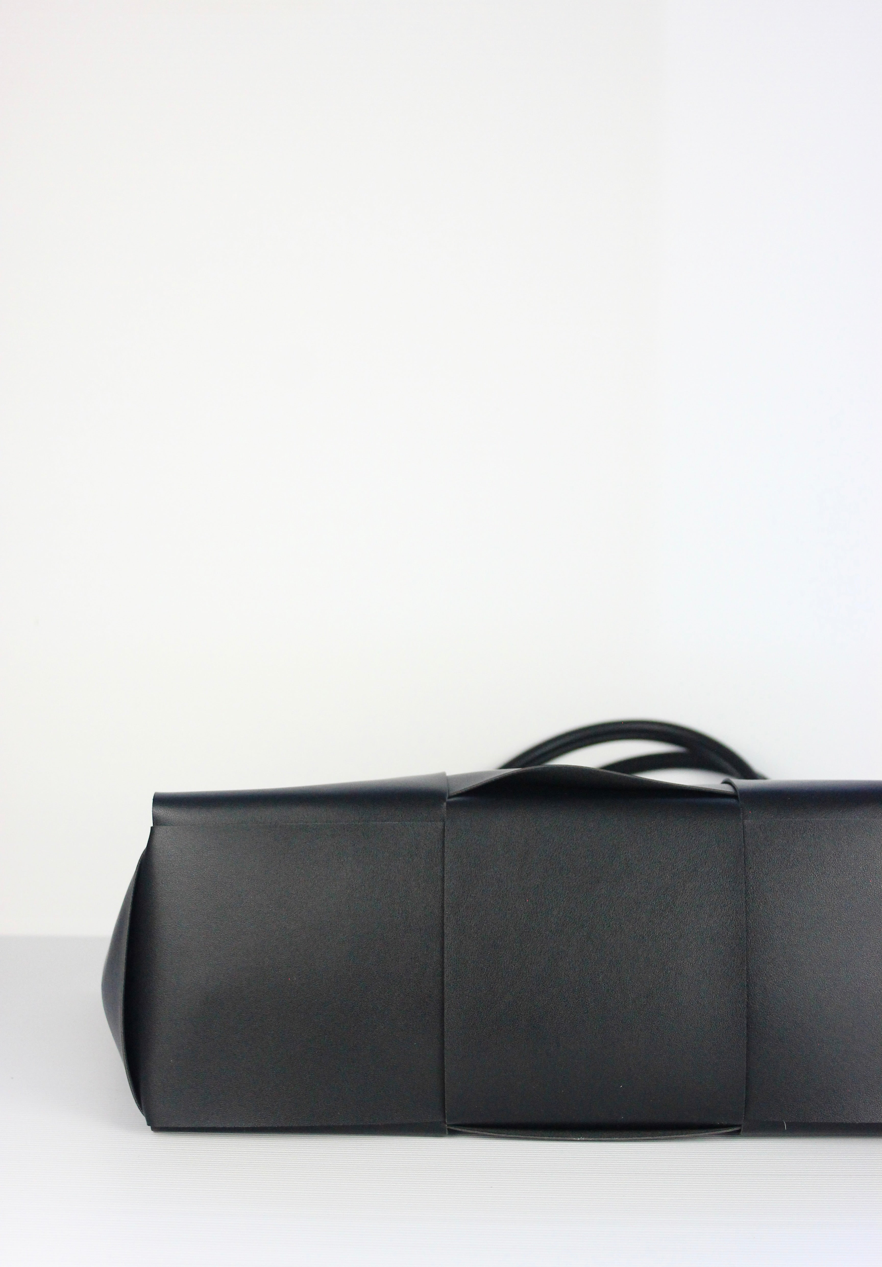 NEW! Iscah Tote Bag in Black
